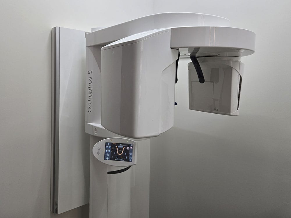 Advanced digital dental imaging technology used at VITAdent Brooklyn