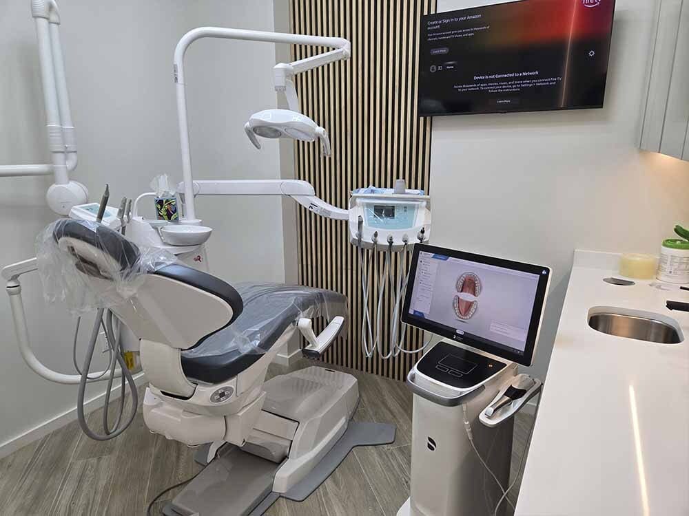 Modern dental treatment room at VITAdent Brooklyn