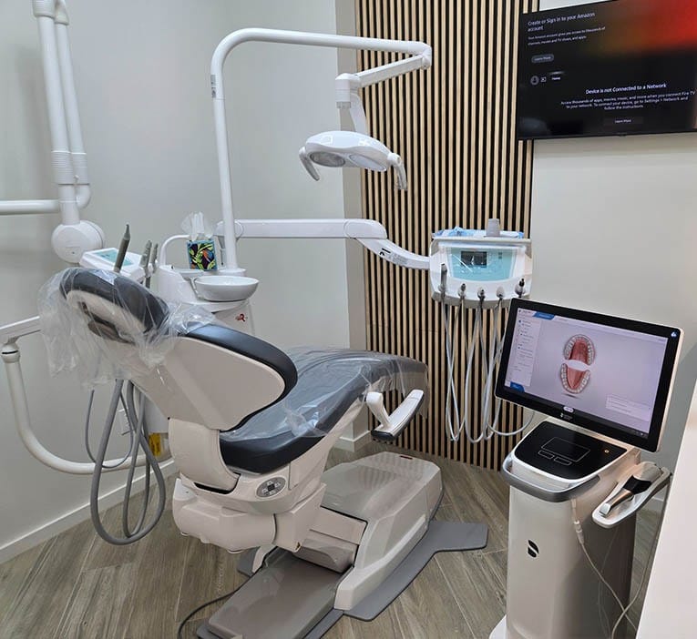 Modern restorative dentistry operatory with digital scanning technology at VitaDent Brooklyn in Sheepshead Bay 11235.